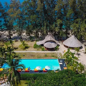 https://long-beach-chalet.koh-lantahotels.net